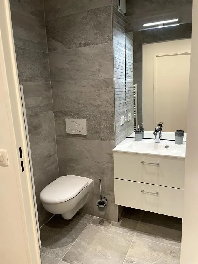 Très bel appartement T2 de standing entièrement meublé à 5 min à pied du centre. Divonne-les-Bains 0*,  France