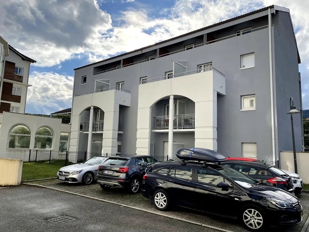 Très bel appartement T2 de standing entièrement meublé à 5 min à pied du centre. Divonne-les-Bains